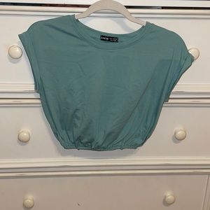 Short sleeve cropped top